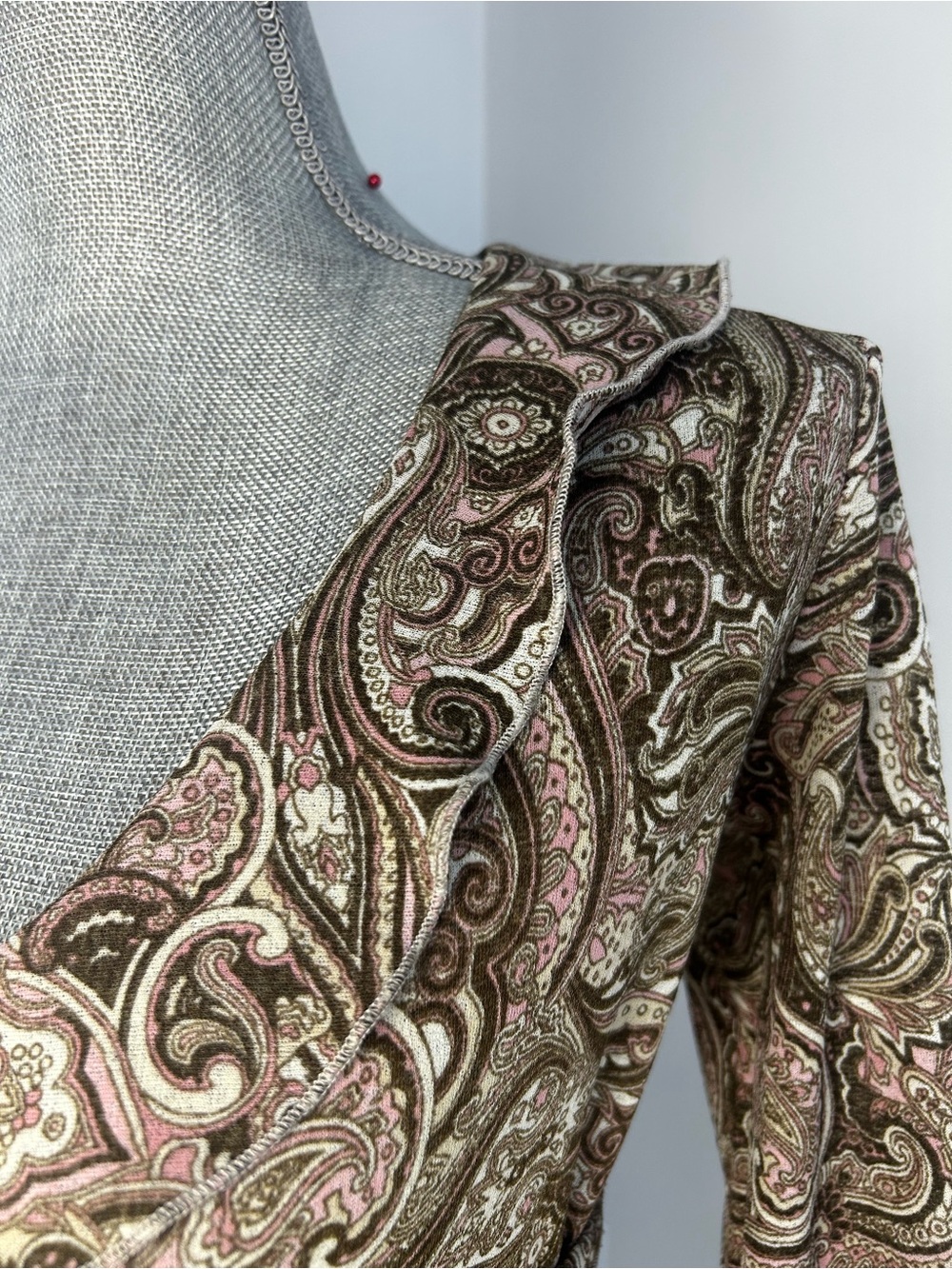 Paisley V-Neck Long flowy Sleeve Top in Brown and pink with ruffle y2k bratz - Picture 5 of 8